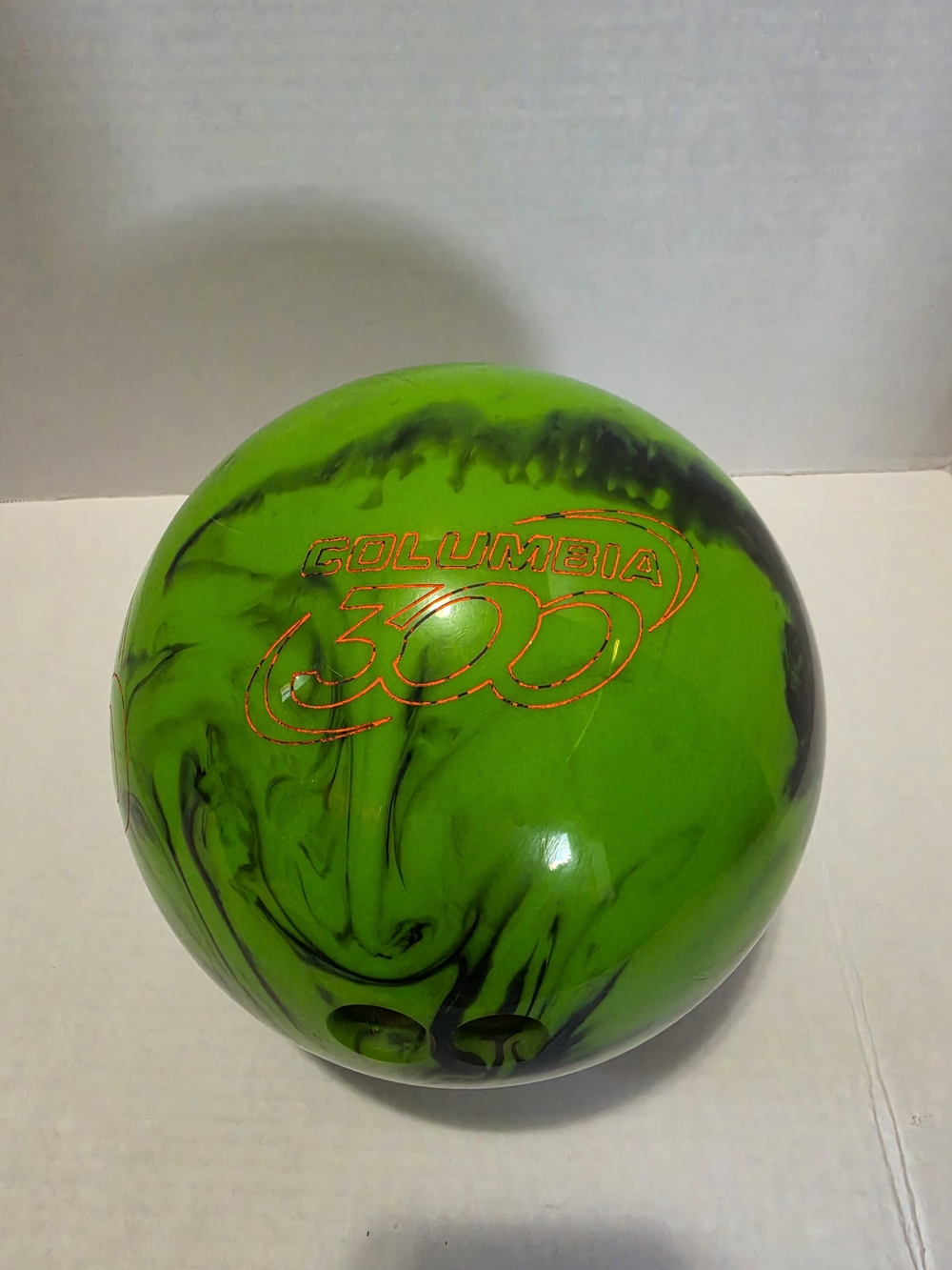 COLUMBIA 300 WHITE DOT Lime Green USBC Bowling Ball 14Lbs W/Ebonite Bag
